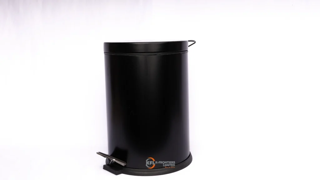 12lt dustbin with pedal black0427
