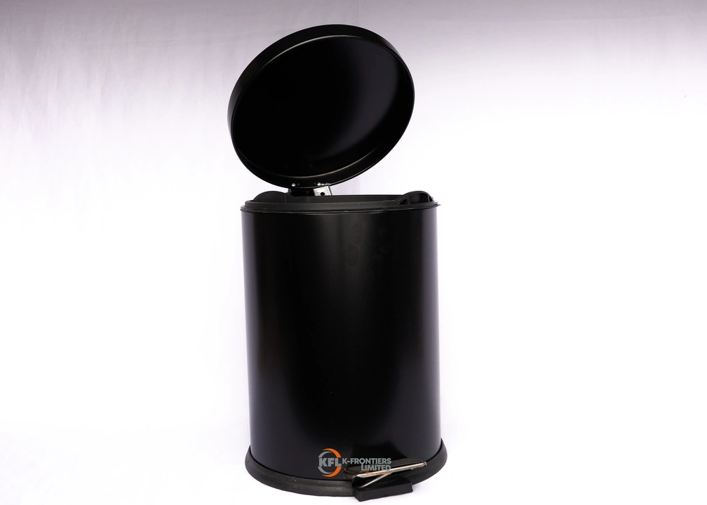 12lt dustbin with pedal black0425