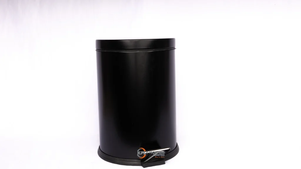 12lt dustbin with pedal black0426